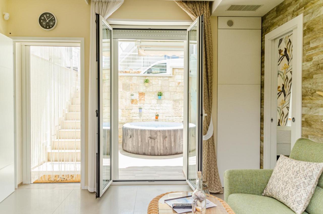 Apulialux Little Jem W Jacuzzi / 180 Steps From Sea Villa Polignano a Mare Eksteriør billede