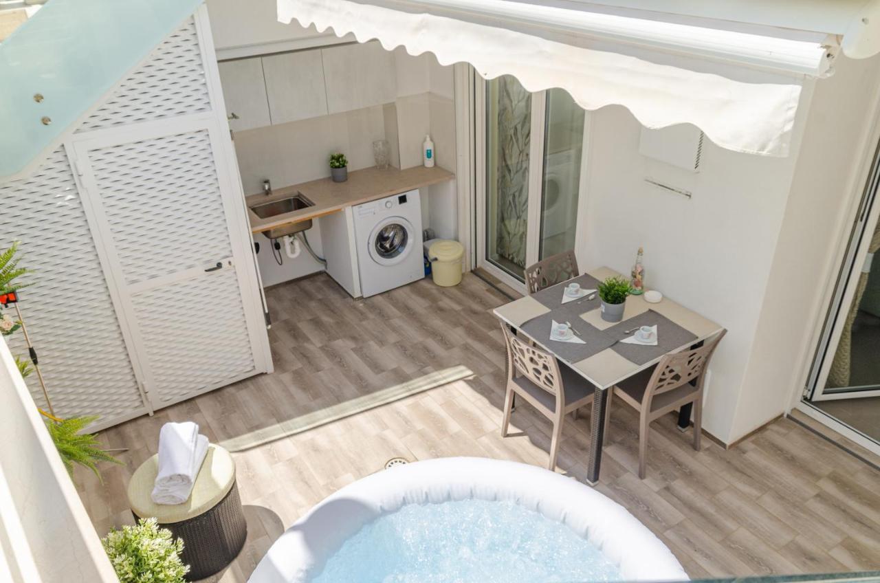 Apulialux Little Jem W Jacuzzi / 180 Steps From Sea Villa Polignano a Mare Eksteriør billede