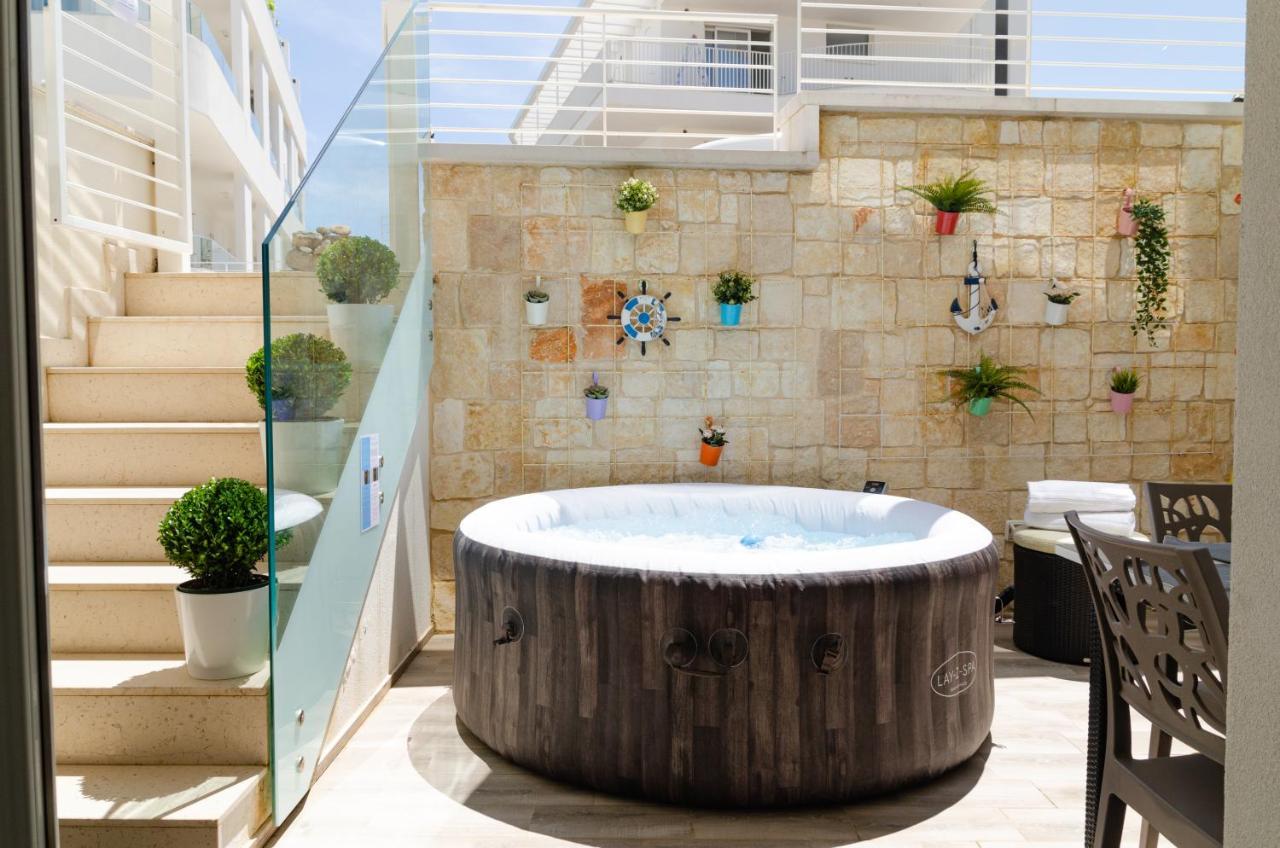 Apulialux Little Jem W Jacuzzi / 180 Steps From Sea Villa Polignano a Mare Eksteriør billede